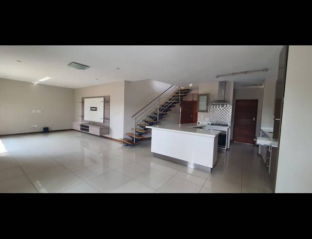 4 BEDROOM TOWNHOUSE FOR SALE IN GLEN MARAIS